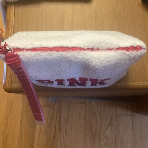 NWT/PINK VS/ Fleece bag with strap - Picture 10 of 13